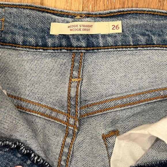 Levi’s Wedgie Straight Jeans - Picture 4 of 6